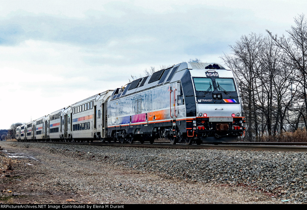 NJT 4549 on train 5516